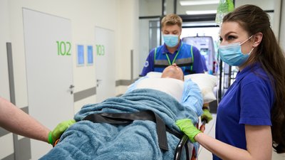 Paramedic team brought the patient to the emergency room